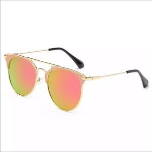 **5 for $20** Pink mirrored sunglasses 🕶
